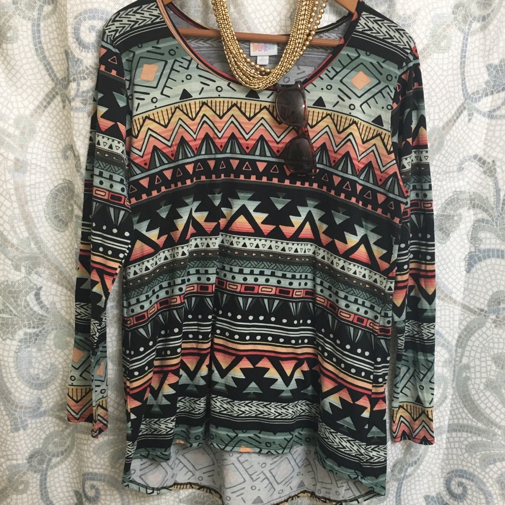 XL LulaRoe tribal printed Lynnae top✨